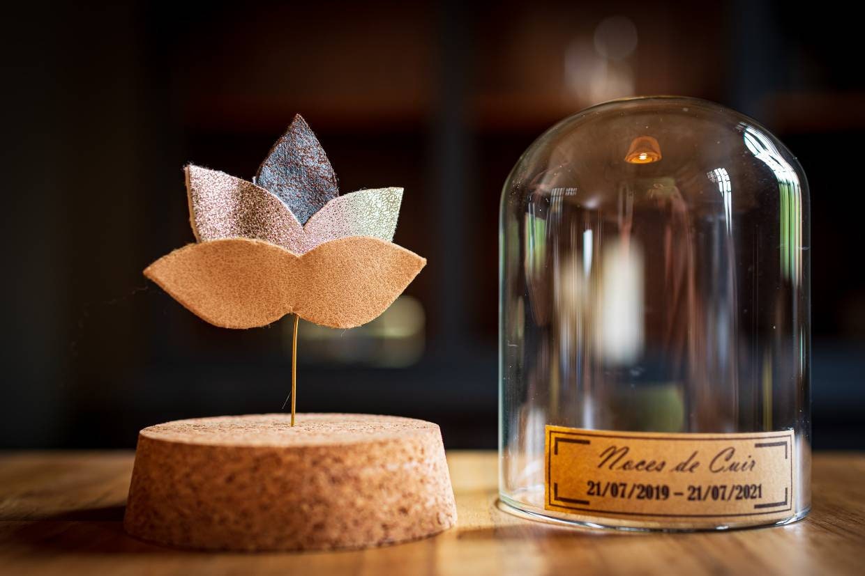 Cadeau noces de cuir - 2 ans de mariage - cloche en verre